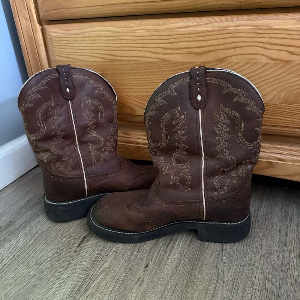 Justin Gypsy Inji Aged Bark Brown Western Boots GY9909 (9.5B)